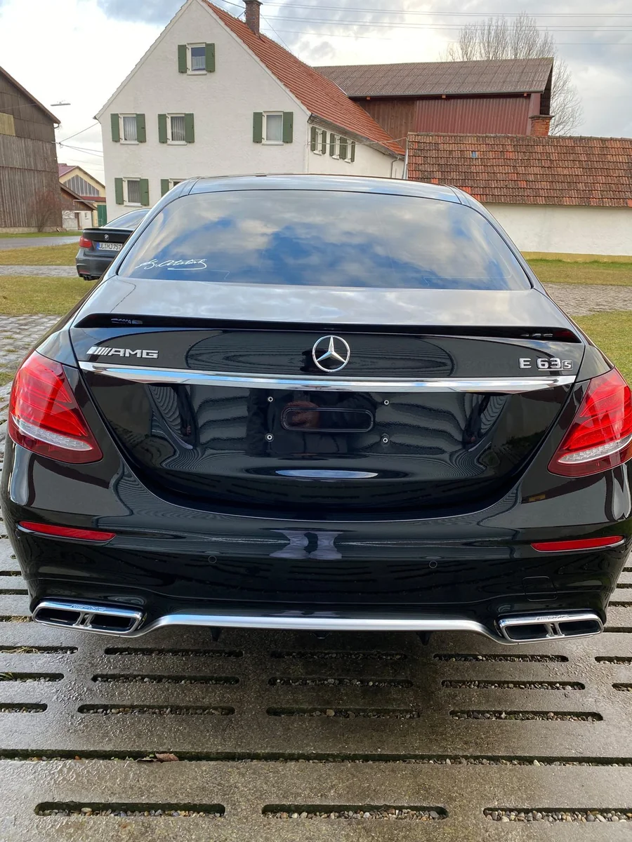 Fertig aufbereitete Limousine